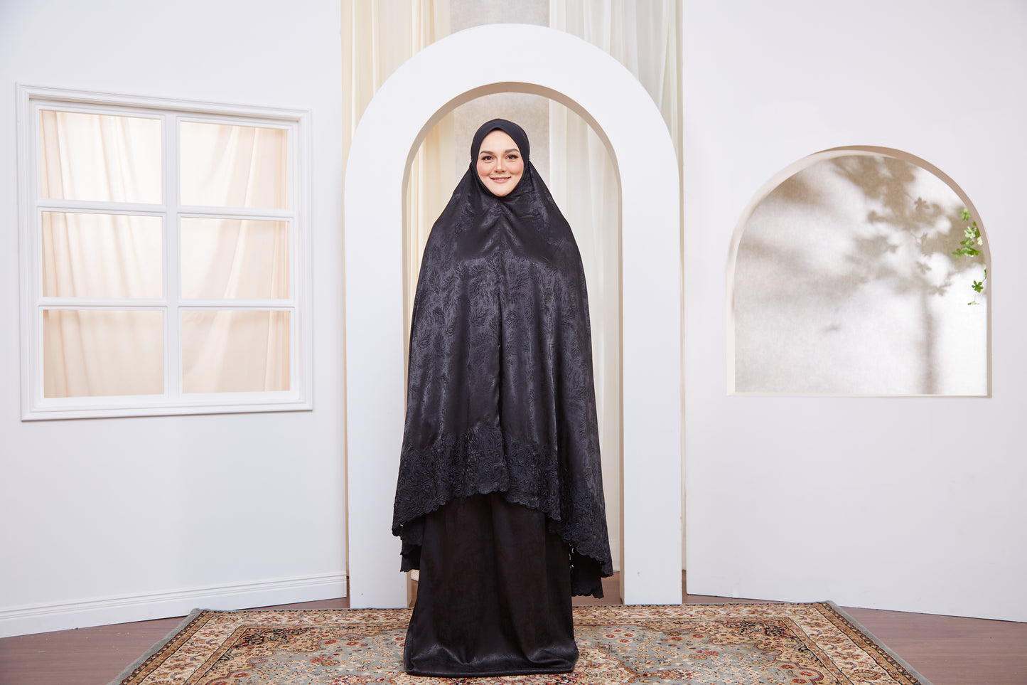 Selena The Graceful Wulan - Black