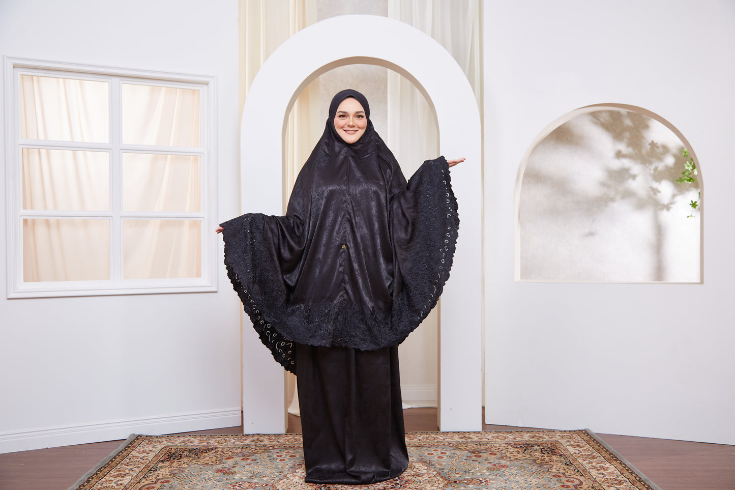 Selena The Graceful Wulan - Black
