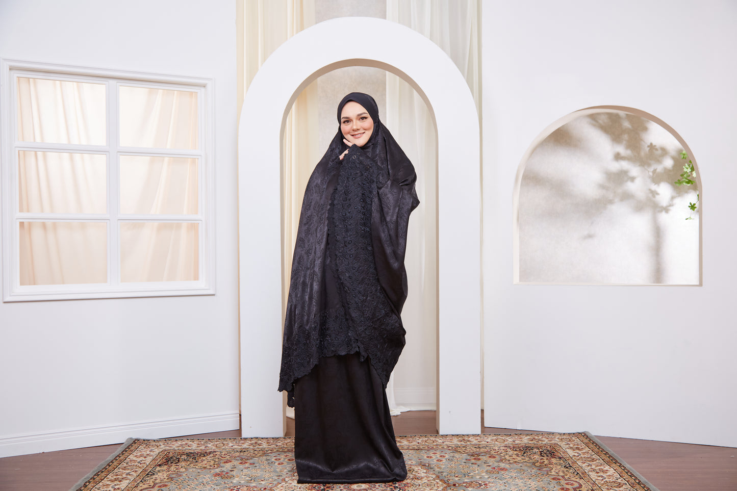 Selena The Graceful Wulan - Black