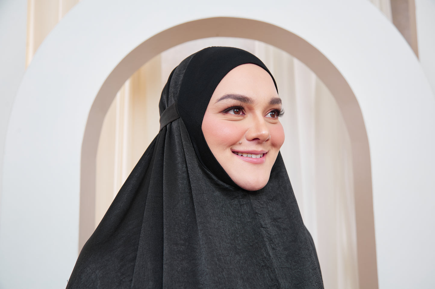 Luna - The Luminous Wulan - Black