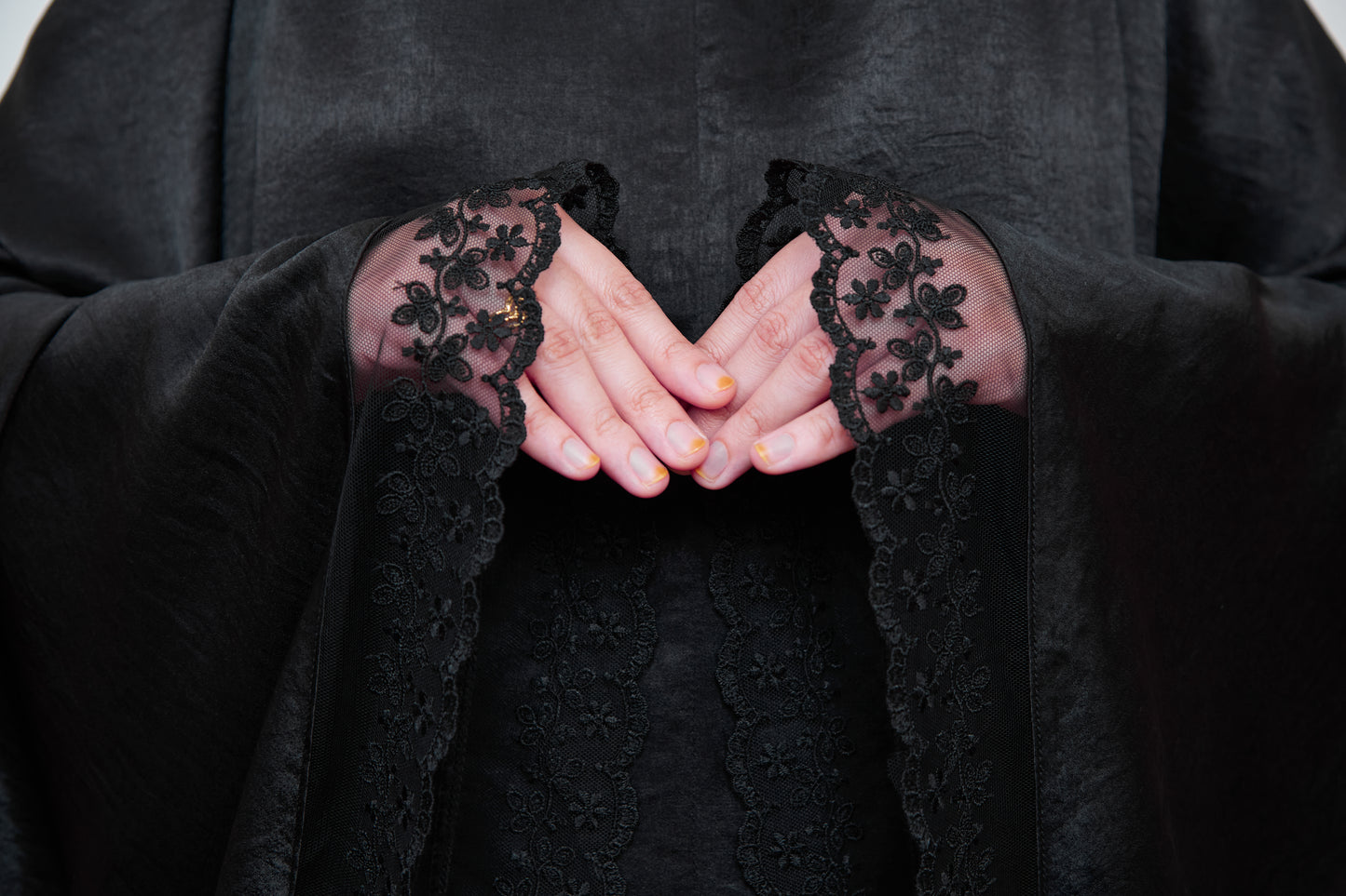 Luna - The Luminous Wulan - Black