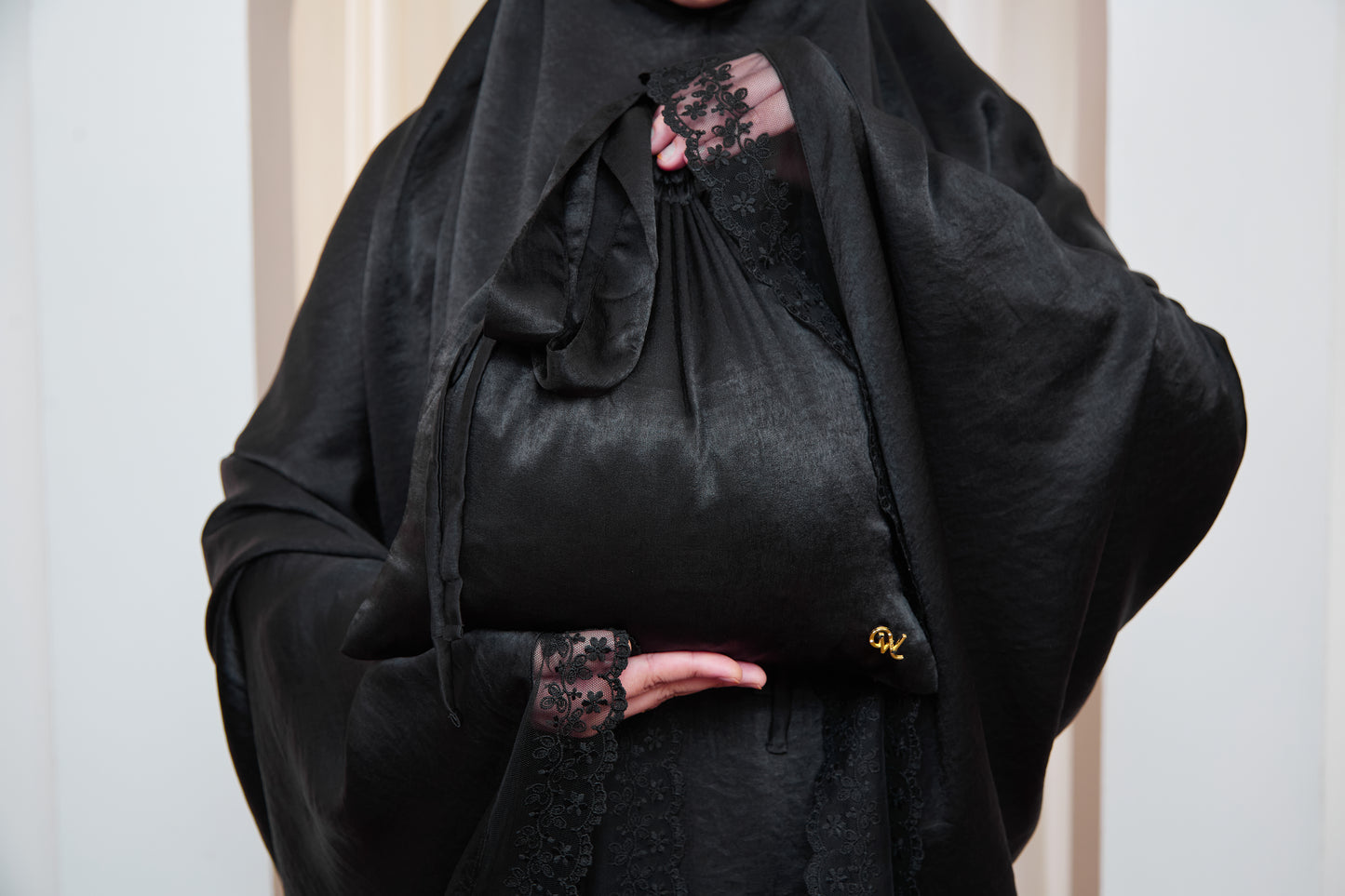 Luna - The Luminous Wulan - Black