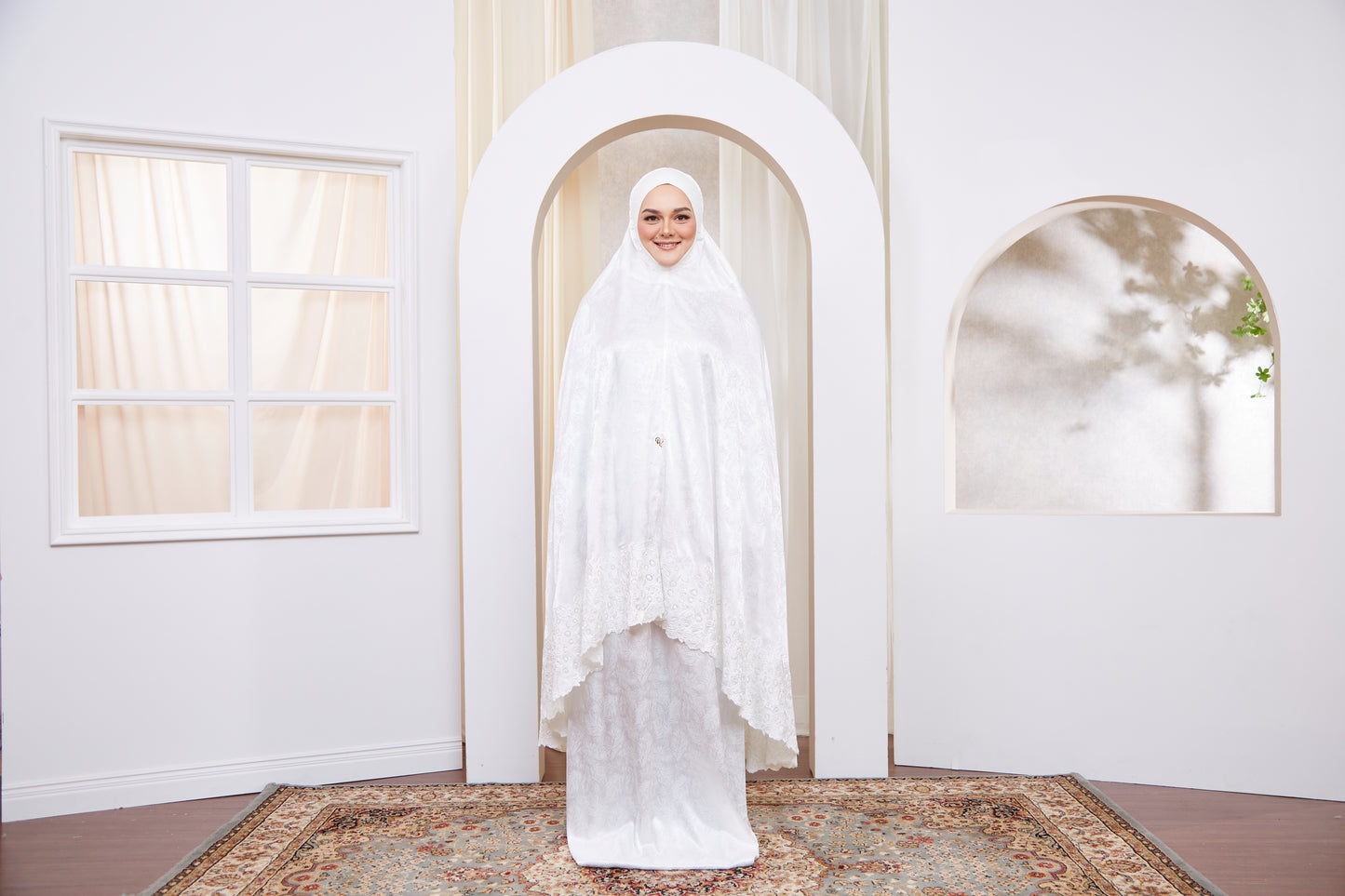 Selena The Graceful Wulan - Off White