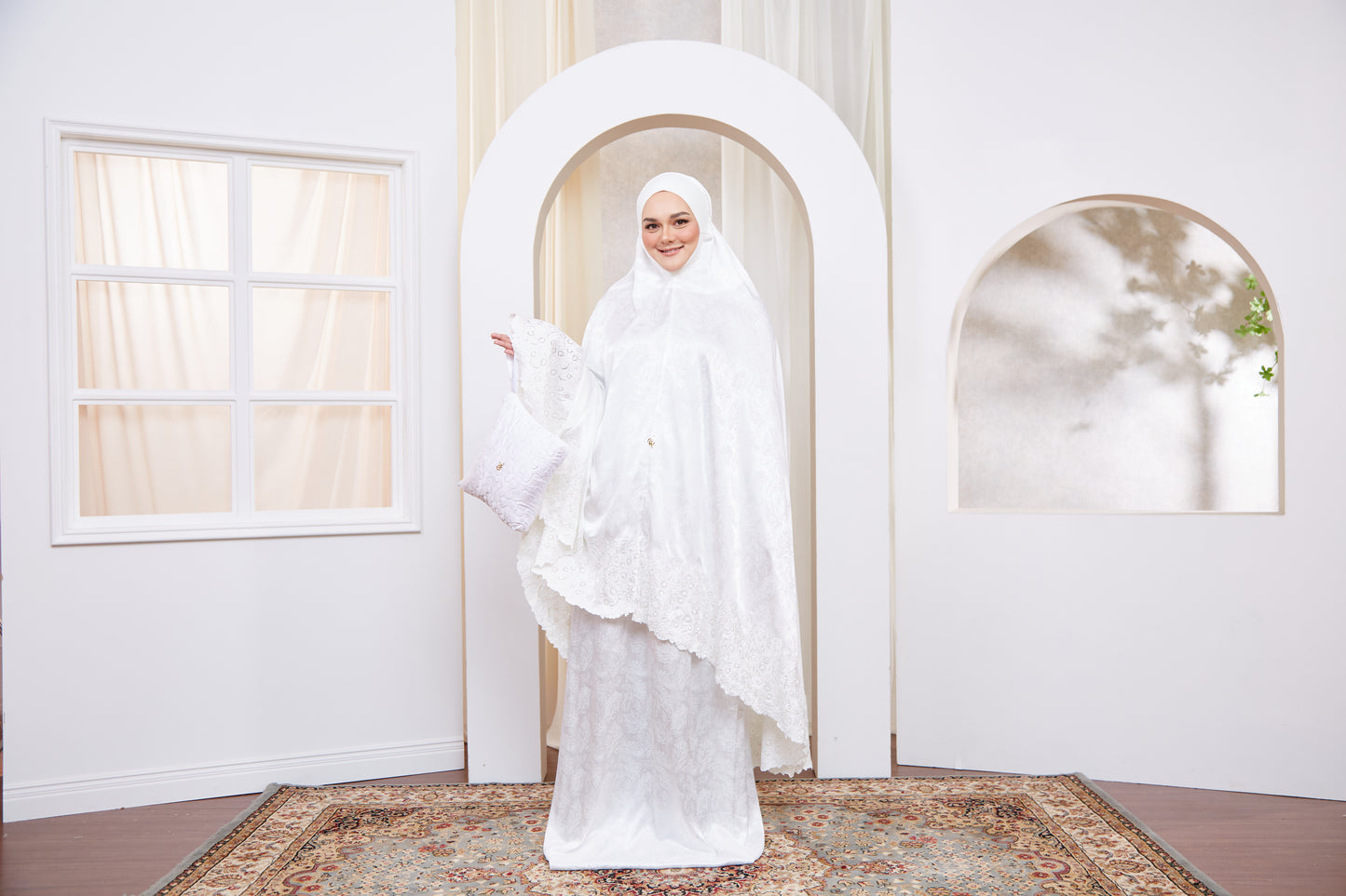 Selena The Graceful Wulan - Off White