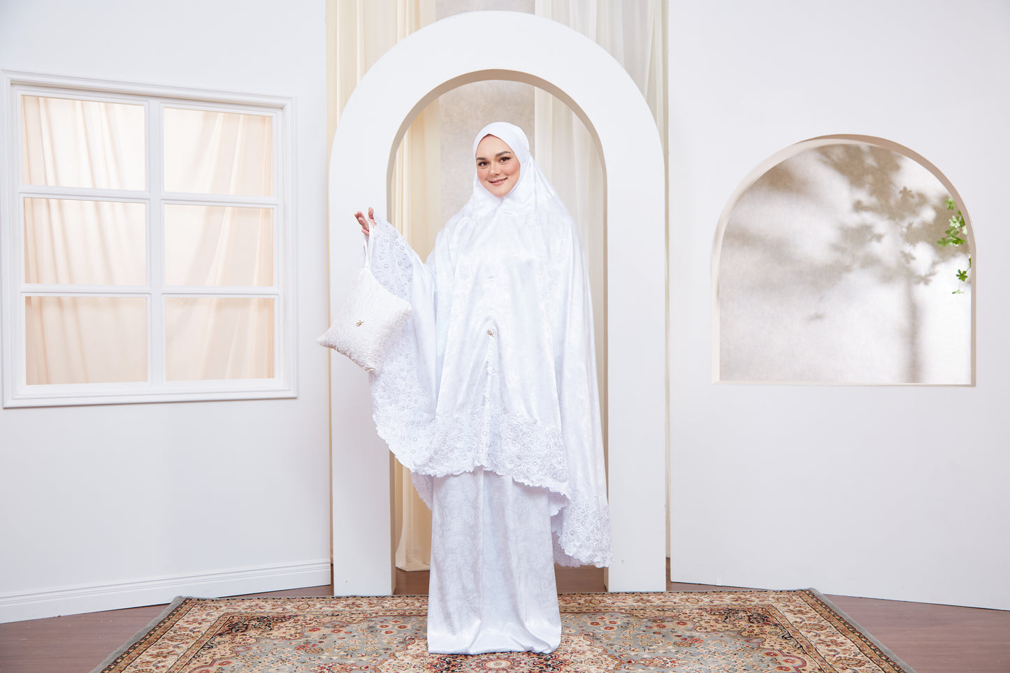 Selena The Graceful Wulan - White